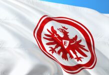 1.Hauptrunde DFB-Pokal: Eintracht schenkte gegen SC St. Tönis in Krefeld 11 mal ein