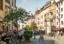 Frankfurts attraktive Einkaufsstraßen lebendig und anziehend